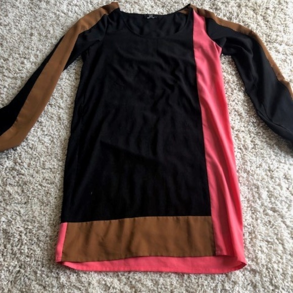 D.E.P.T. Shift Dress - Picture 2 of 2